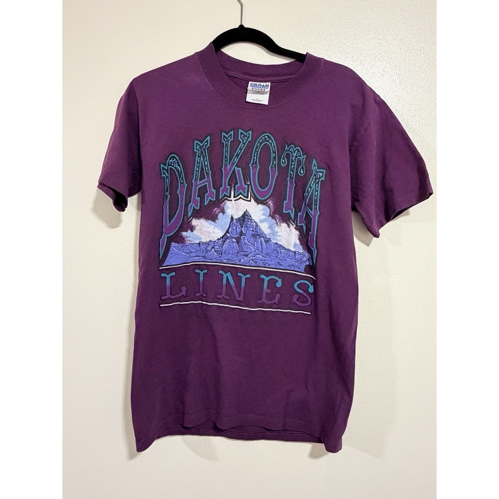 Vintage Y2K Gliden T-Shirt Purple Dakota Lines Trucker Mountains Size S